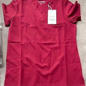 Mandala Women's V-Neck 1 Pocket Scrub Short Sleeve Top - Garnet